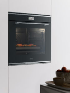 Franke_piekarnik_Mythos_stal_szlachetna_Red_Dot_2021 Wyrafinowane wzornictwo i zaawansowane funkcje.