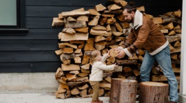 Jak i czym palić w kominkach? Postaw na ekologiczne rozwiązania.