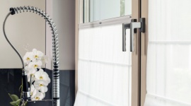 Rolety rzymskie białe i w jasnych kolorach Zobacz, gdzie się sprawdzą